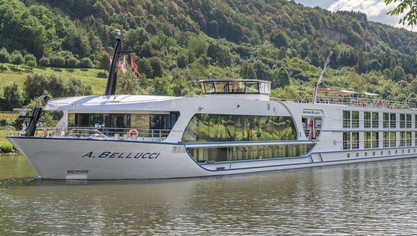 Flusskreuzfahrt Schiff Antonio Bellucci auf dem Rhein